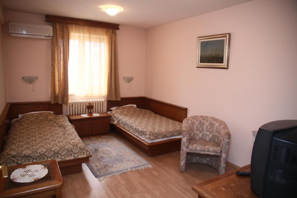 Garni Hotel Pbg Subotica Room photo