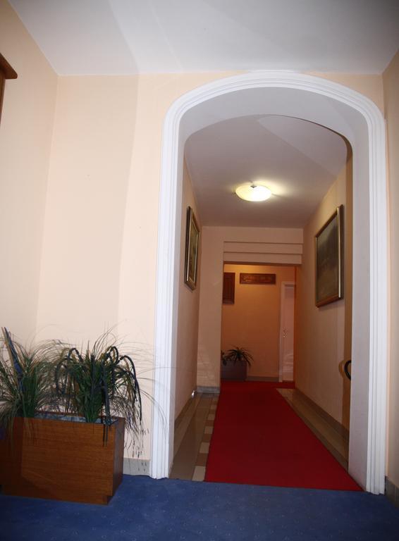 Garni Hotel Pbg Subotica Exterior photo