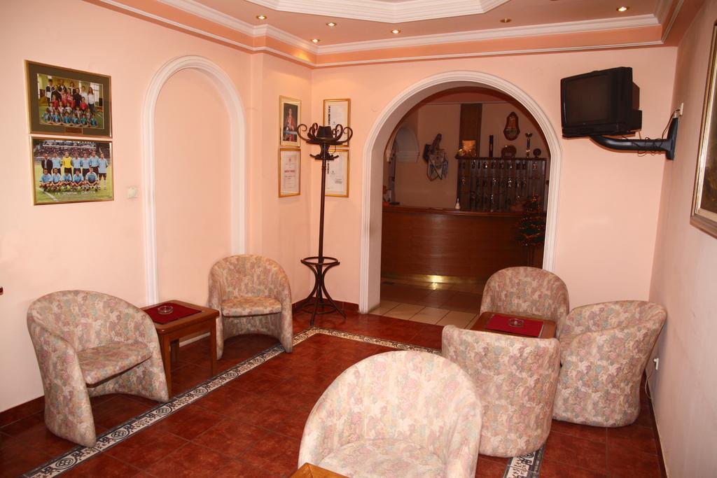 Garni Hotel Pbg Subotica Exterior photo