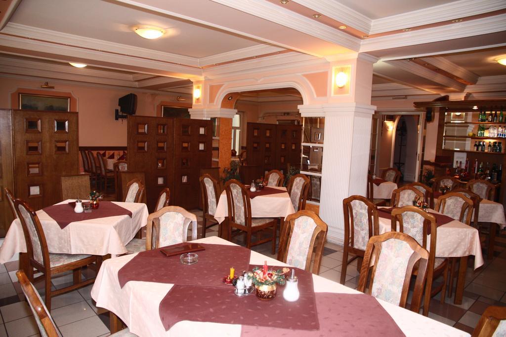 Garni Hotel Pbg Subotica Restaurant photo